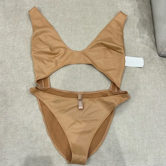 NWT SKIMS Wet Jersey Cutout Swimsuit Bodysuit Size Large - Picture 3 of 8